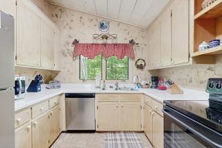 Bear Creek Cabin - 4