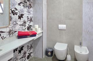 Beachfront & Sea View Apartment 101 - Happy Rentals - 3