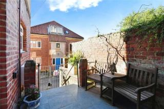 Church Hall & Secret Garden Hideaway at Summer Hills Whitby - 8