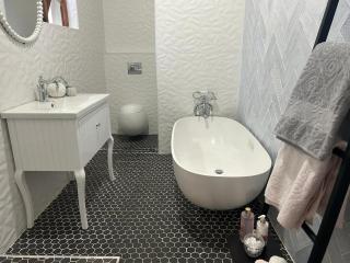 Luxury Family Villa with Forest Views in Mbabane - 4