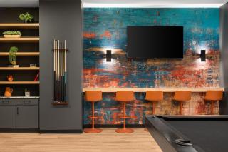 Stylish Duck Island Stay, Free Parking, Gym - 9