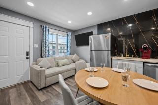 Central Heights 2BR with Pool, Free Park & Laundry - 9