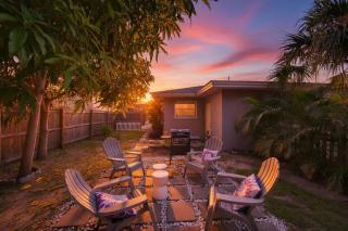 Beach-Ready 2BR Pet Friendly and Backyard BBQ - 0