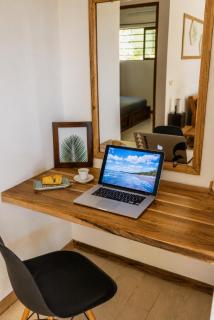 Nautilus Surf & Yoga Villas Santa Teresa - 2