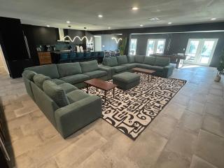 Swanky Villa - Luxury 8BR - 12 Kings - 2 Twin - Pool-Spa - 0