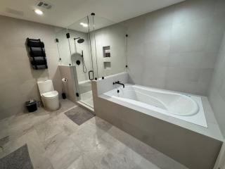 Swanky Villa - Luxury 8BR - 12 Kings - 2 Twin - Pool-Spa - 7
