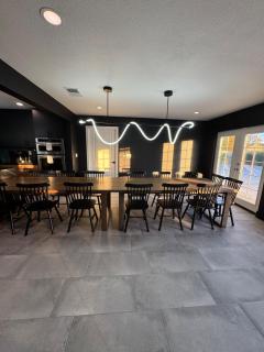 Swanky Villa - Luxury 8BR - 12 Kings - 2 Twin - Pool-Spa - 6