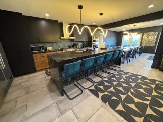 Swanky Villa - Luxury 8BR - 12 Kings - 2 Twin - Pool-Spa - 5