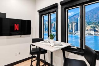 Modern Downtown Stay Near Top Attractions - 2