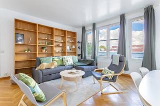 Parisian Flat, Large Terrace & Eiffel Tower View - 0