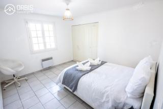 ORBIS - "Les Terrasses de Générac" - Villa 6-8 personnes - Jardin - WiFi - 10 min Nîmes - 9