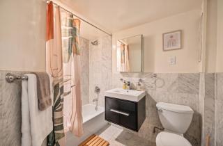 Chic One Bedroom Retreat in Downtown Manhattan - 2