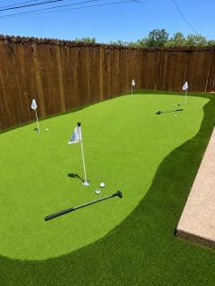 Waffle House Pool Game Room Putting Green - 8