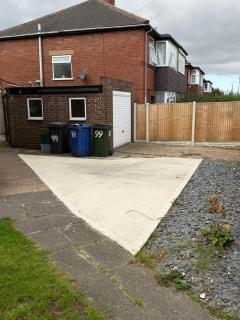 Your Work Stay-Contractors, Council and Family Stay-DRI, Doncaster Station & City Centre with Fast WiFi, Equipped Kitchen & Free Parking - 3