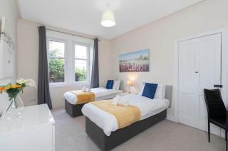 Spacious Edinburgh Home - Free Parking - Wi-Fi - Near City Centre - 0