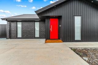 4 Bedroom house with Hot Tub in Martinborough - 5