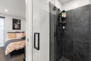 4 Bedroom house with Hot Tub in Martinborough - 2