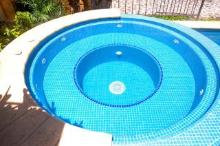 Skylit Room and Private Office with Pool and Hot Tub - 9