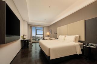 Atour Hotel Guangzhou South Railway Station East Plaza - 9
