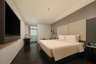 Atour Hotel Guangzhou South Railway Station East Plaza - 1