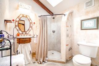 The Garden Suite with Pool and Hottub - 4