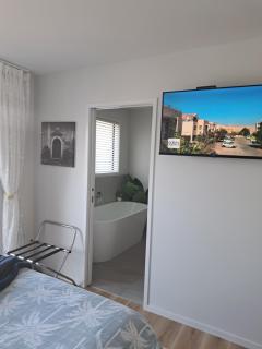 Kupe Boutique House with ensuite free wifi - 8