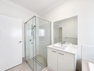 Spacious 4BR Home in Greenbank - 9