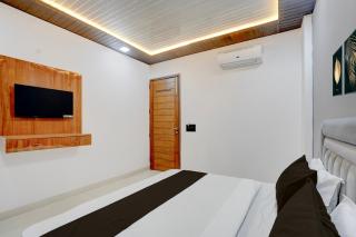Townhouse Tuessday Suites Nearst Mr Bhatura Bala Sector 122 - 3