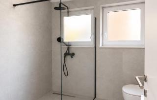 3 Bedroom Amazing Apartment In Jesenice - 6