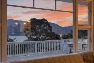 The Lavender House - Harbour Views & Coastal Charm - 4