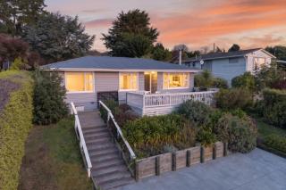 The Lavender House - Harbour Views & Coastal Charm - 8
