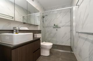 Contemporary Tri-Level APT in a Prime Central Spot - Hosted by Canstay - 2