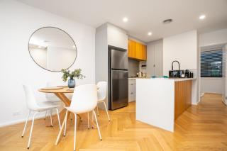 Brad37 2-Storey Lumiere Townhouse with Private Courtyard - 4