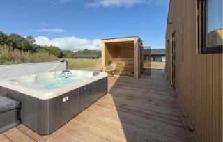 Cozy Home In Glesborg With Sauna - 9