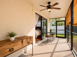 Sarasota Tiki Escape Hot Tub 5 Min to SRQ - 1