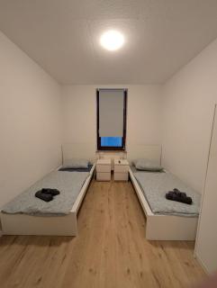 Monteur- & Ferienwohnung Gnesener Straße I Erdgeschoss, 2 Schlafzimmer & Garten - 6