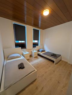 Monteur- & Ferienwohnung Gnesener Straße I Erdgeschoss, 2 Schlafzimmer & Garten - 3