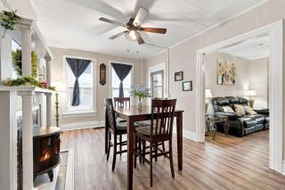 Beautifully Remodeled 4BR Home Near Niagara Falls - 9