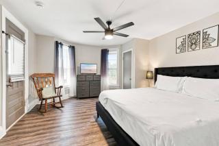 Beautifully Remodeled 4BR Home Near Niagara Falls - 7