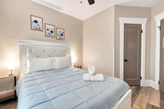 Beautifully Remodeled 5BR Home Near Niagara Falls - 4