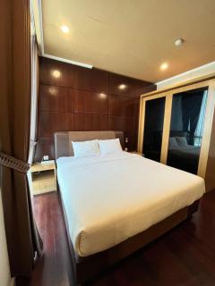 Spacious Apartement 3BR Ciputra World - 3