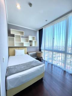 Spacious Apartement 3BR Ciputra World - 2