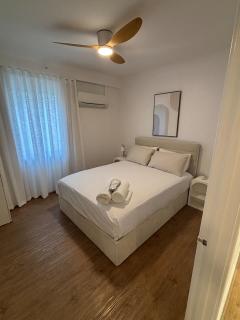 2 bed 1 bath apt airport transfers with pool gym - 3