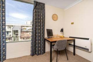 Howitt Place Apt minutes to Parliamentary Triangle - 9