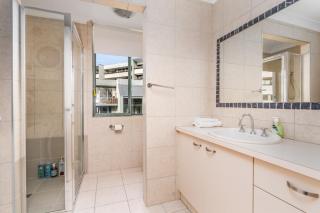 Howitt Place Apt minutes to Parliamentary Triangle - 2