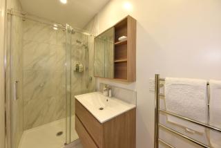 Free Carpark & Stylish City Apartment Near Te Kaha - 1