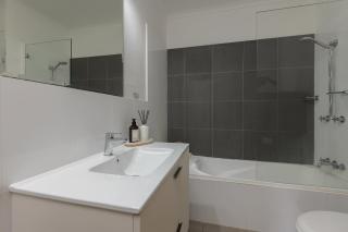 Escape on St Crispins Pet Friendly Retreat - 3