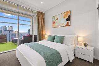 Lvl 39 Penthouse - 55m2 balcony - Sleep 8 Sky Home - 3