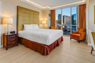MGM Signature 11th Floor 1BR Strip View No Resort Fee - 3