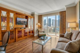 MGM Signature 11th Floor 1BR Strip View No Resort Fee - 2